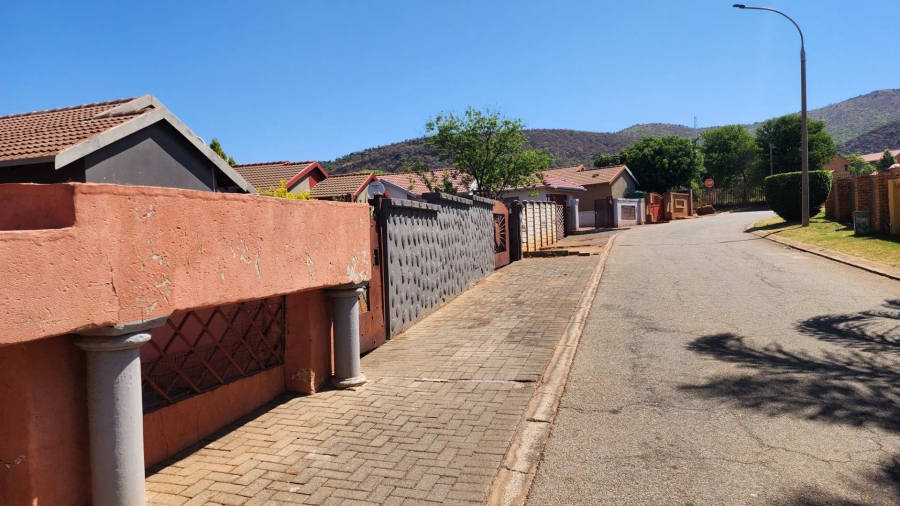 3 Bedroom Property for Sale in Tlhabane North West